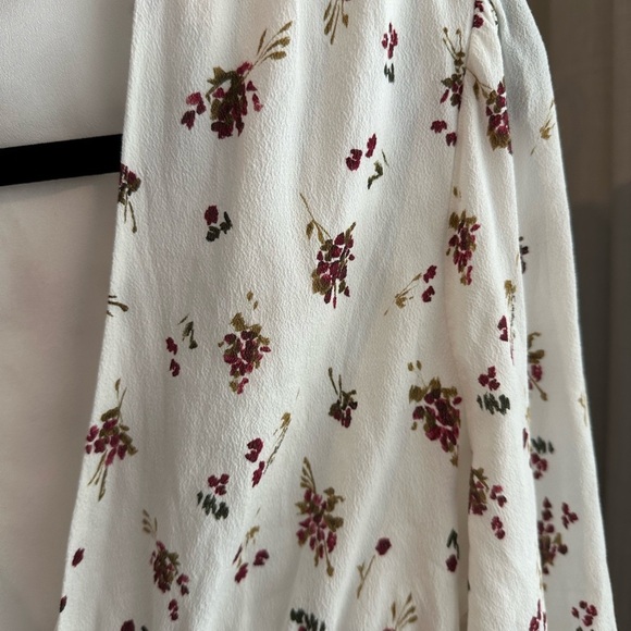 Sunday Best Floral Blouse - White and Burgundy - Picture 4 of 7